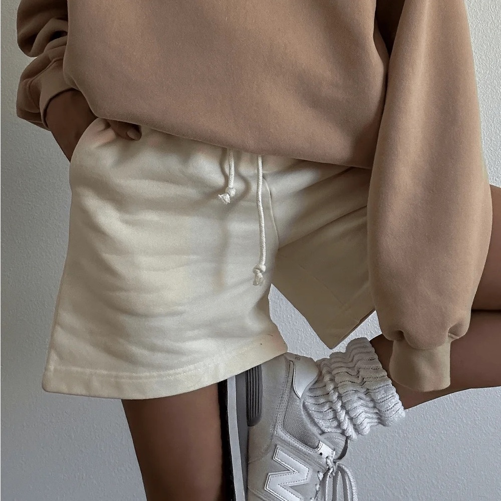 NWT SWEATSHORTS